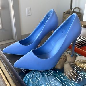 Womens Blue High Heels, Size 8 NEW Never Worn!! FAST shipping!